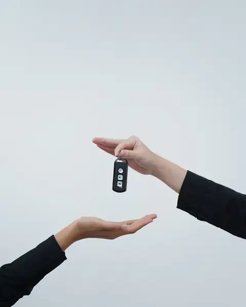 Consegna delle chiavi dell'auto